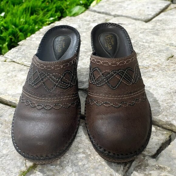 Clarks Artisan Leather Slip On Brown Embroidered Clogs 7 Comfy Wedge Boho Casual - Picture 1 of 9